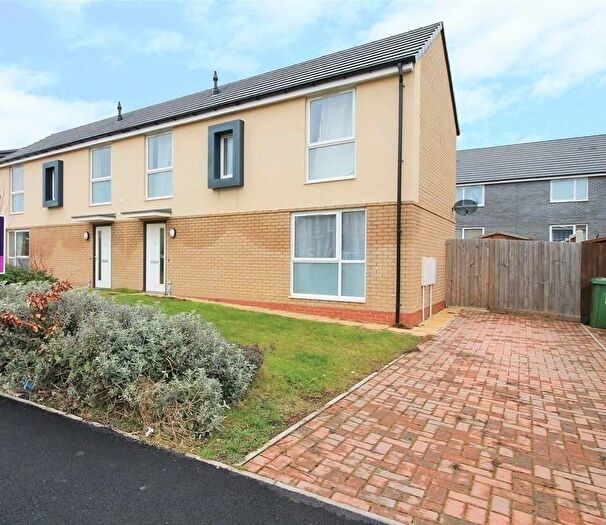 3 Bedroom Semi-Detached House For Sale In Woodward Avenue, Hereford, HR2