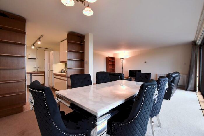 2 Bedroom Flat To Rent In Cresta House, Finchley Road, Swiss Cottage, London, NW3