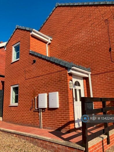 2 Bedroom Flat To Rent In Valley Road, Mapplewell, Barnsley, S75