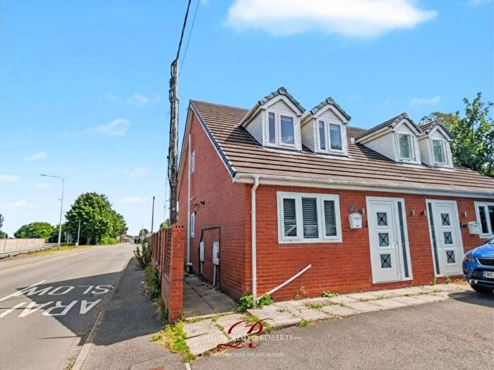 3 Bedroom Semi-Detached House For Sale In Bagillt Road, Holywell, CH8