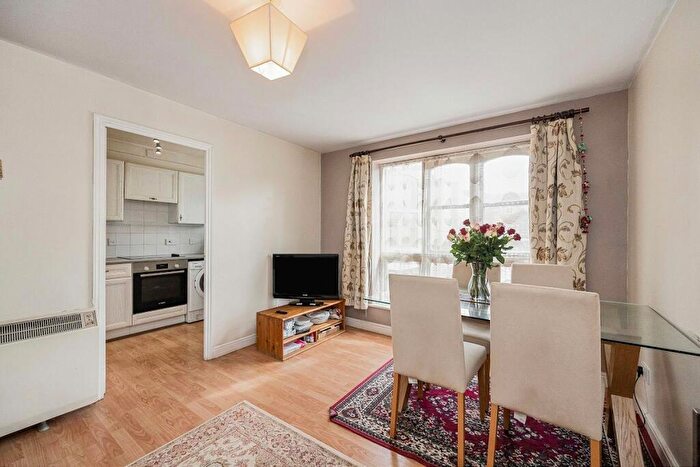 1 Bedroom Flat For Sale In Wheat Sheaf Close, London, E14
