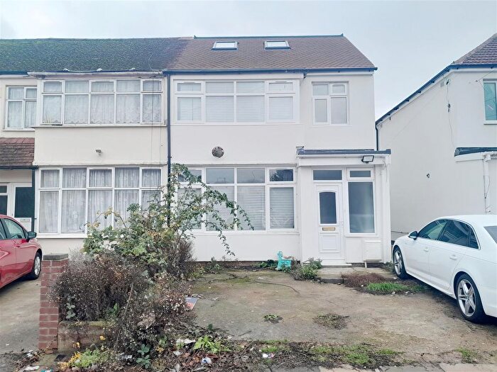 4 Bedroom End Terrace House For Sale In Evelyn Grove, Southall, UB1