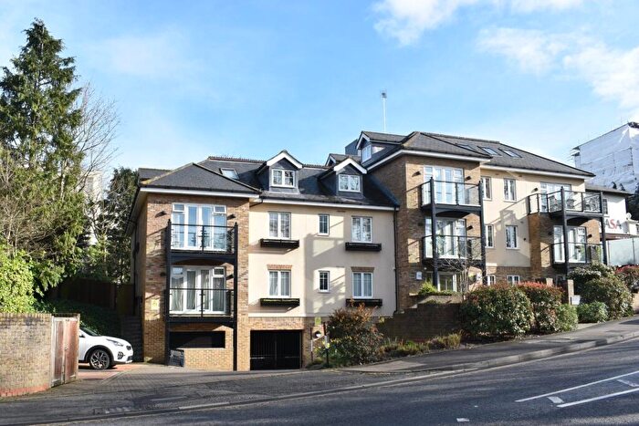 2 Bedroom Apartment To Rent In Monument Hill, Weybridge, KT13