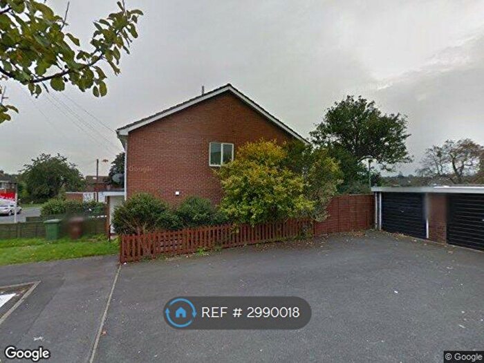 2 Bedroom End Of Terrace House To Rent In Maybush Road, Wakefield, WF1