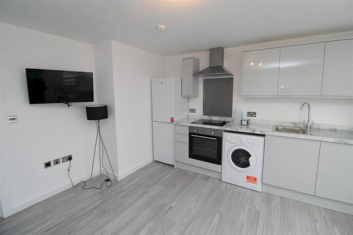 1 Bedroom Flat To Rent In Connaught Road, Roath, Cardiff, CF24