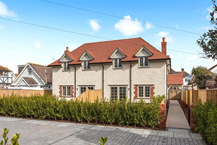 4 Bedroom Semi-Detached House For Sale In East Avenue, Goring-By-Sea, Worthing, BN12