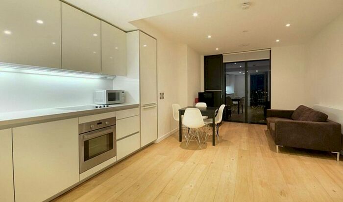 1 Bedroom Flat To Rent In Walworth Road, Elephant And Castle, London, SE1