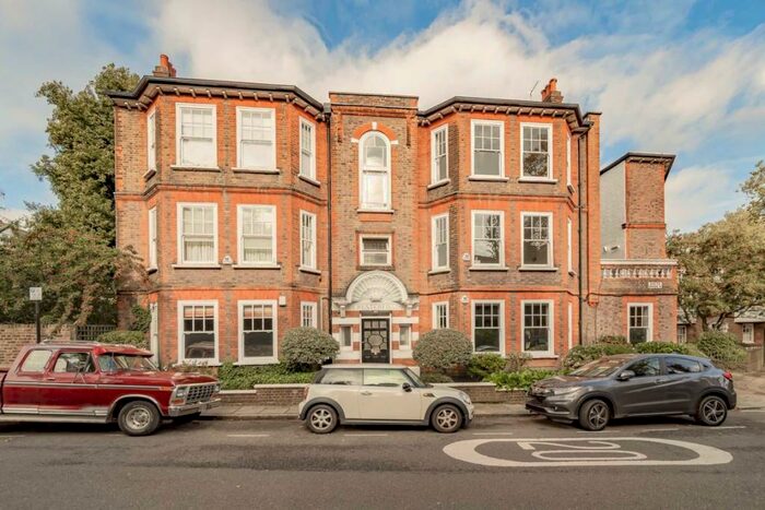 2 Bedroom Flat To Rent In South Grove, Highgate, N6