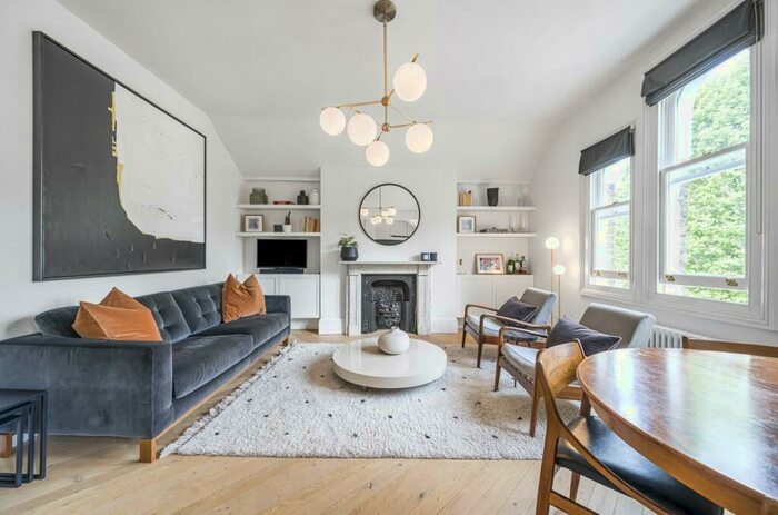 2 Bedroom Apartment To Rent In King Henry's Road, Primrose Hill, London, NW3