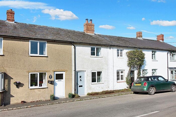 2 Bedroom Property For Sale In Easington Terrace, Long Crendon, Aylesbury, HP18