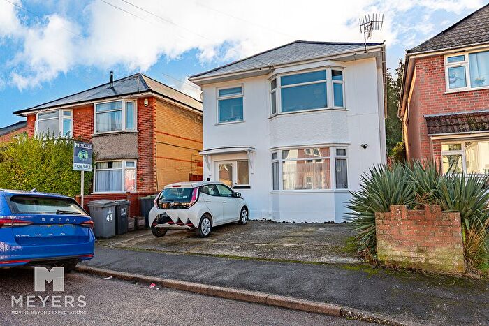 2 Bedroom Flat For Sale In Portland Road, Winton, BH9