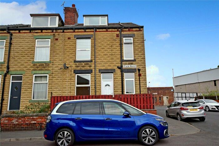 2 Bedroom House To Rent In Firth Mount, Leeds, LS11