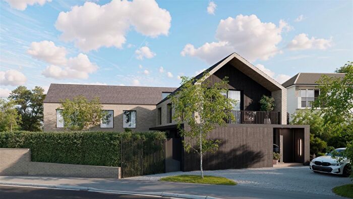 5 Bedroom Detached House For Sale In Fallowfield, Stanmore, HA7