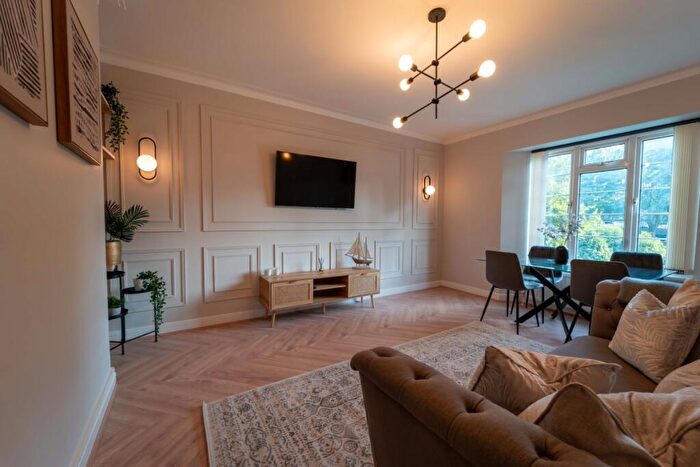1 Bedroom Flat To Rent In Shoot Up Hill, London, NW2