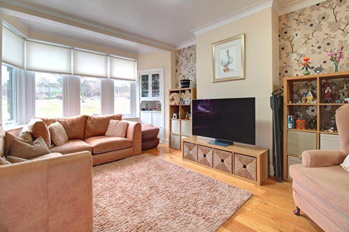 3 Bedroom Terraced House For Sale In Dumbuck Road, Dumbarton, G82