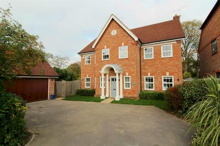 7 Bedroom Detached House To Rent In Copperfields, Caversham, Reading, RG4