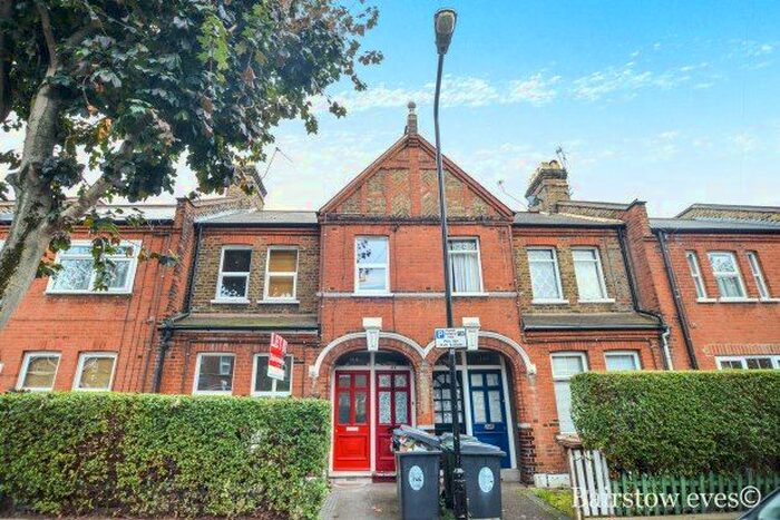 2 Bedroom Flat To Rent In Warner Road, London, E17