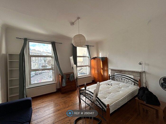 3 Bedroom Flat To Rent In Isledon Road, London, N7