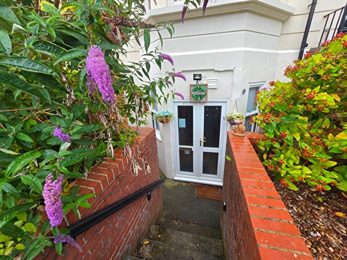 1 Bedroom Flat To Rent In Flat, Trinity Road, YO11