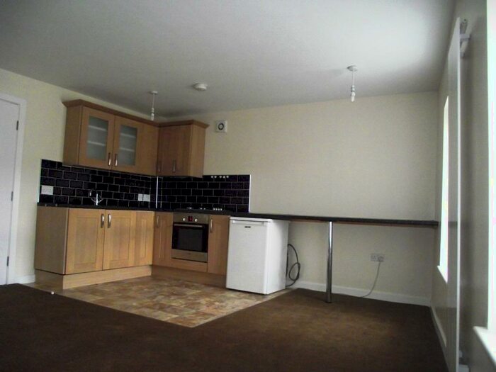 2 Bedroom Flat To Rent In High Street, Neston, Wirral, CH64