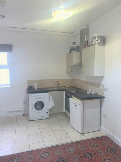 Studio To Rent In Chatsworth Road, Hackney, E5