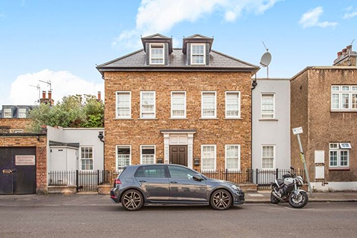 2 Bedroom Flat To Rent In Sefton Street, West Putney, SW15