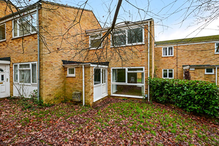 3 Bedroom Terraced House For Sale In Pinewood Park, Farnborough, GU14