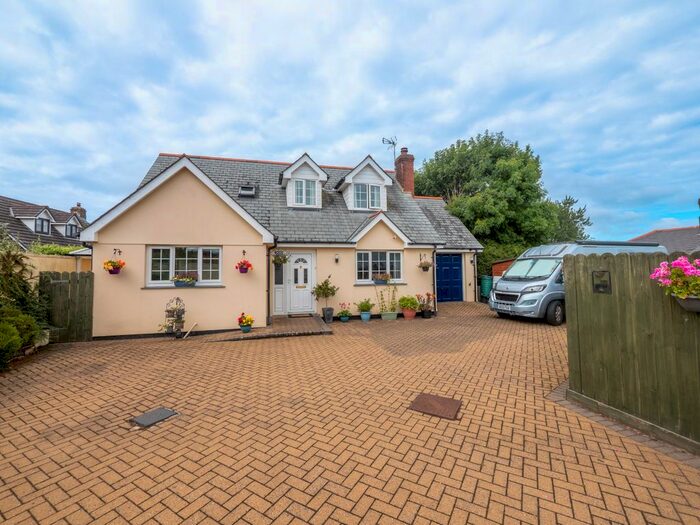 3 Bedroom Detached Bungalow For Sale In Woodville Road, Woodford, Bude, EX23