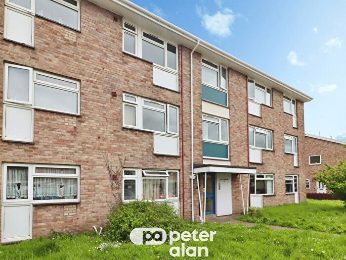 2 Bedroom Flat For Sale In Park Lane, Whitchurch, Cardiff, CF14