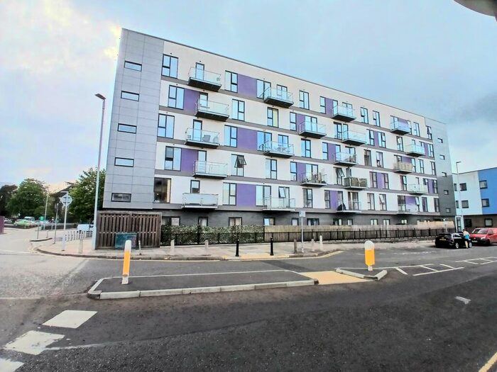 2 Bedroom Flat To Rent In Swingate, Stevenage, SG1