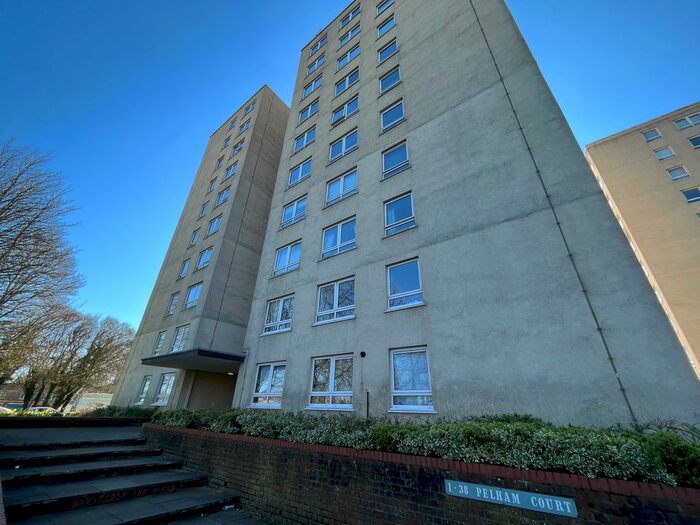 2 Bedroom Flat To Rent In Pelham Court, Hemel Hempstead, HP2