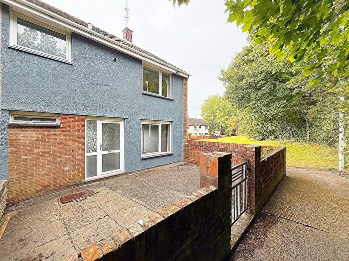 3 Bedroom End Terrace House For Sale In Heol-Y-Gyfraith, Talbot Green, Pontyclun, Rhondda Cynon Taff., CF72