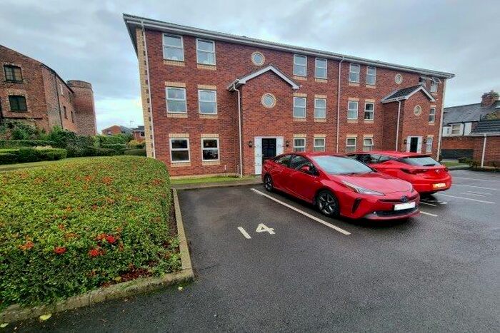 2 Bedroom Flat To Rent In Barbican Mews, York, YO10