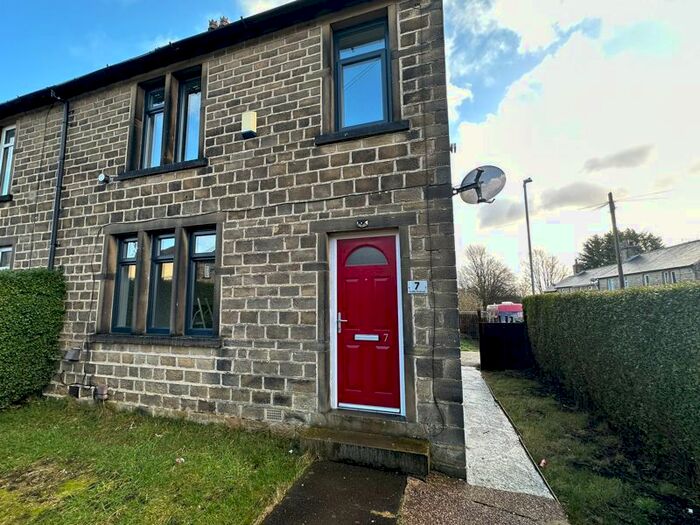 3 Bedroom Terraced House To Rent In Smiths Avenue, Marsh, Huddersfield, HD3