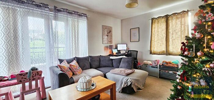 2 Bedroom Apartment To Rent In Ratcliffe Court, Colchester, CO4