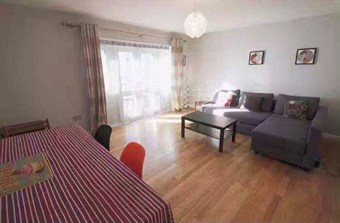 2 Bedroom Flat To Rent In Claremont Close, London, E16