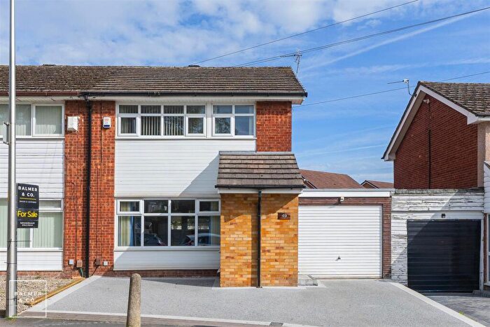 3 Bedroom Semi-Detached House For Sale In Caldwell Avenue, Astley, Tyldesley, M29