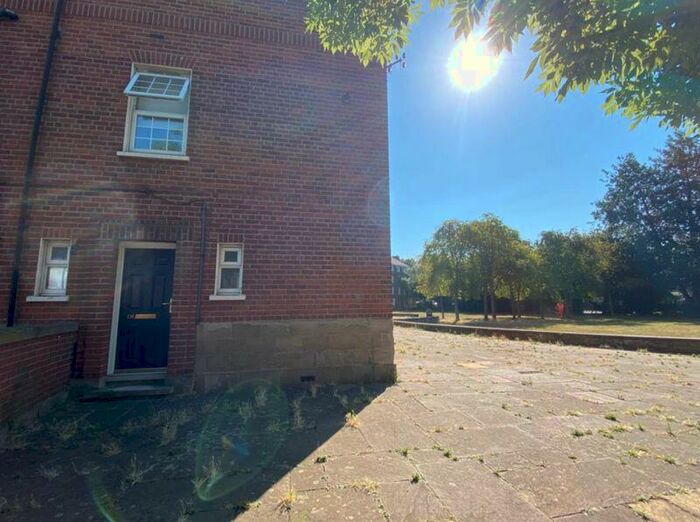 2 Bedroom Terraced House To Rent In Penn Avenue, Nottingham, NG7