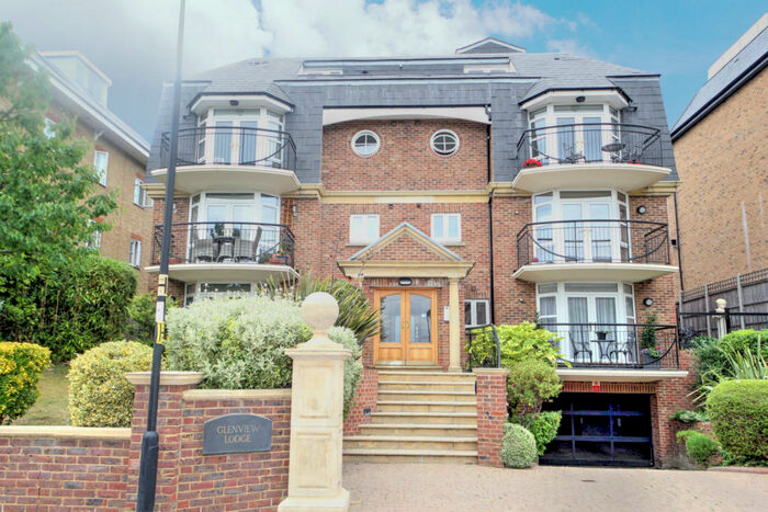 2 Bedroom Flat To Rent In Crescent Road, Enfield, EN2