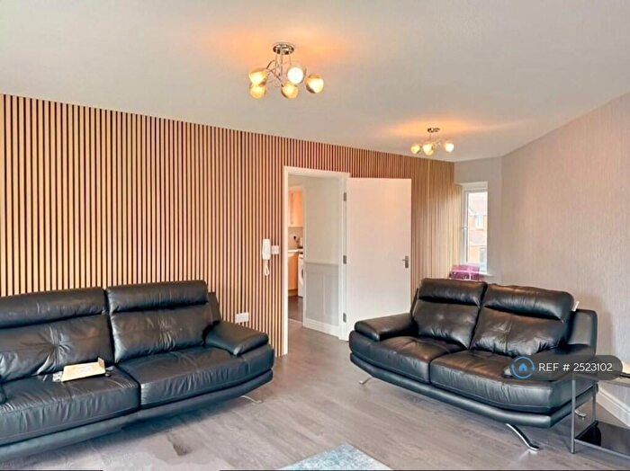 2 Bedroom Flat To Rent In Quay House, Irlam, Manchester, M44