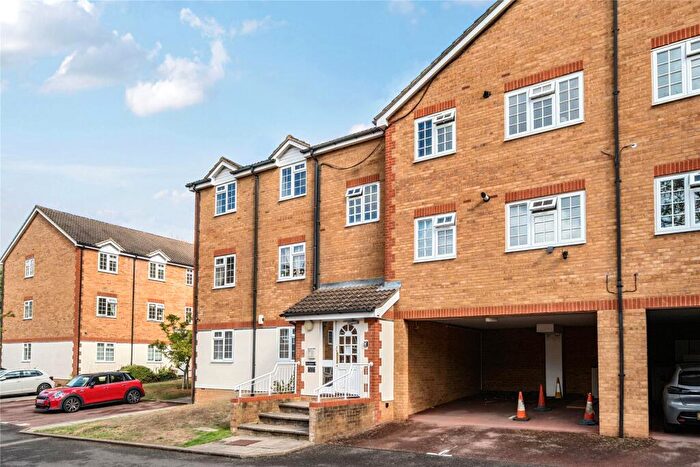1 Bedroom Flat For Sale In Hanson Close, Beckenham, BR3