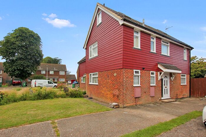 5 Bedroom Semi-Detached House For Sale In Mabledon Close, New Romney, TN28