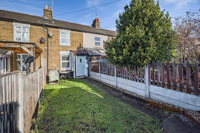 2 Bedroom Terraced House For Sale In Hurstbourne Cottages, Bexley, DA5