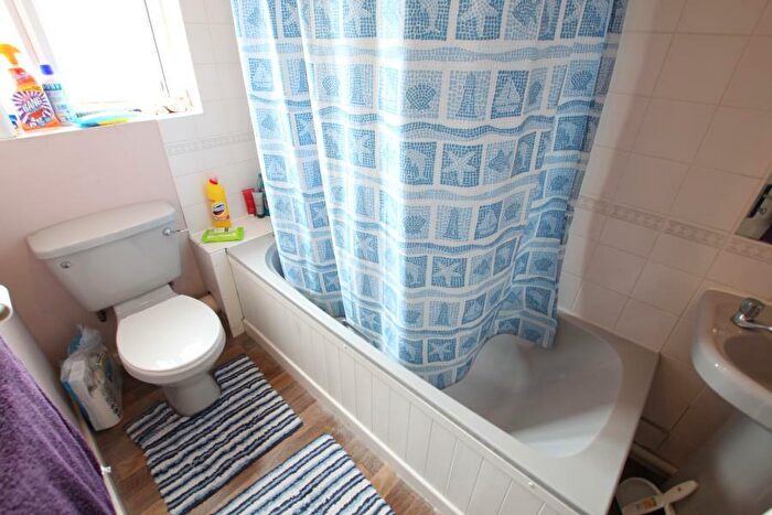 1 Bedroom Terraced House To Rent In Woking, GU22