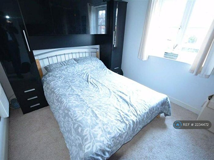 2 Bedroom Flat To Rent In Caspian Way, Purfleet, RM19