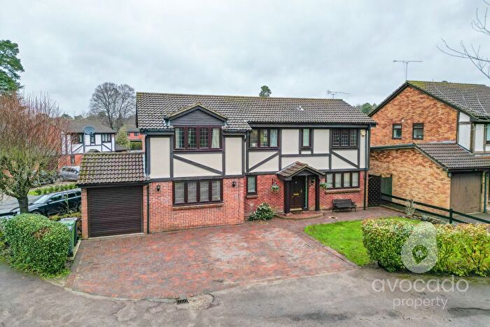 4 Bedroom Detached House For Sale In Cheylesmore Drive, Frimley, Camberley, Surrey, GU16