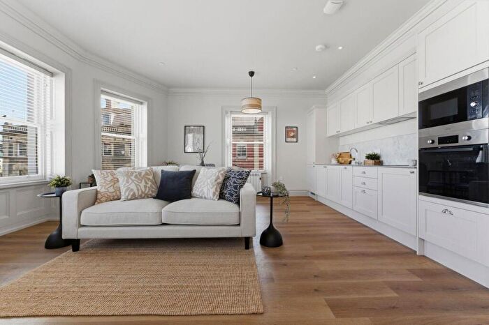 2 Bedroom Flat To Rent In Bute Street, Cardiff Bay, Cardiff, CF10