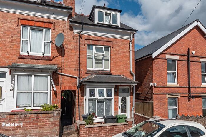 3 Bedroom End Of Terrace House To Rent In Oakly Road, Southcrest, Redditch, B97