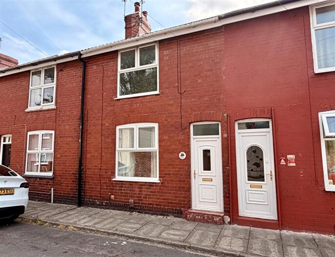 3 Bedroom Terraced House For Sale In Beech Grove, Bentley, DN5