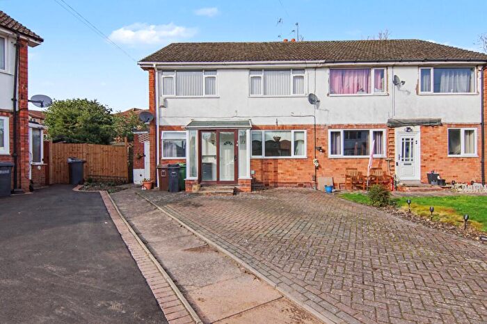 2 Bedroom Maisonette For Sale In Marlbrook Close, Solihull, B92